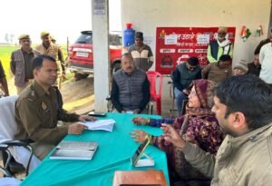 Deoria: Public hearing on police station resolution day and solution of problems