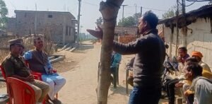 Jan Chaupal organized in Karikot Gram Panchayat of Bahraich, the tribe community received the message of legal awareness ... See Video