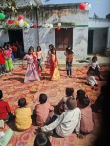 Sharada seminar celebrated with great enthusiasm, even in the annual festival of the school, the little ones showed strengt