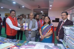 The conclusion of a three -day international seminar at DDU Gorakhpur University, honored experts and researchers