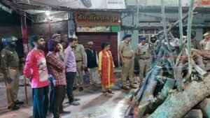Security confidence in Holi and Ramadan: DM and SP visited city with police force