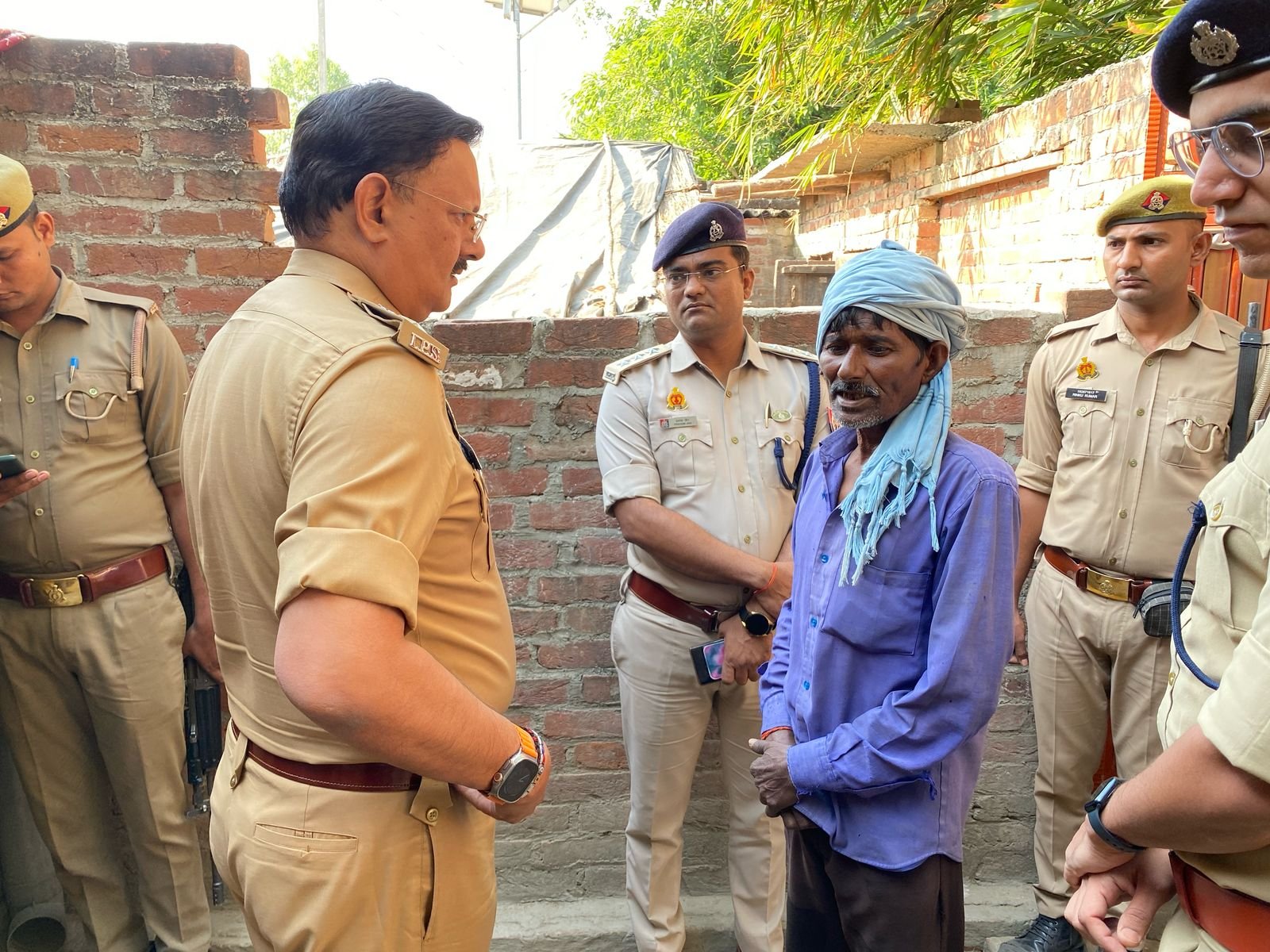 Shahjahanpur: Father commits suicide after killing four innocent children, sensation in the area ... see vide