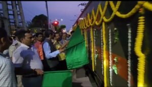 Good news for railway passengers! LHB coach in Bhagalpur-Danapur Intercity Express now .... Watch VIDE