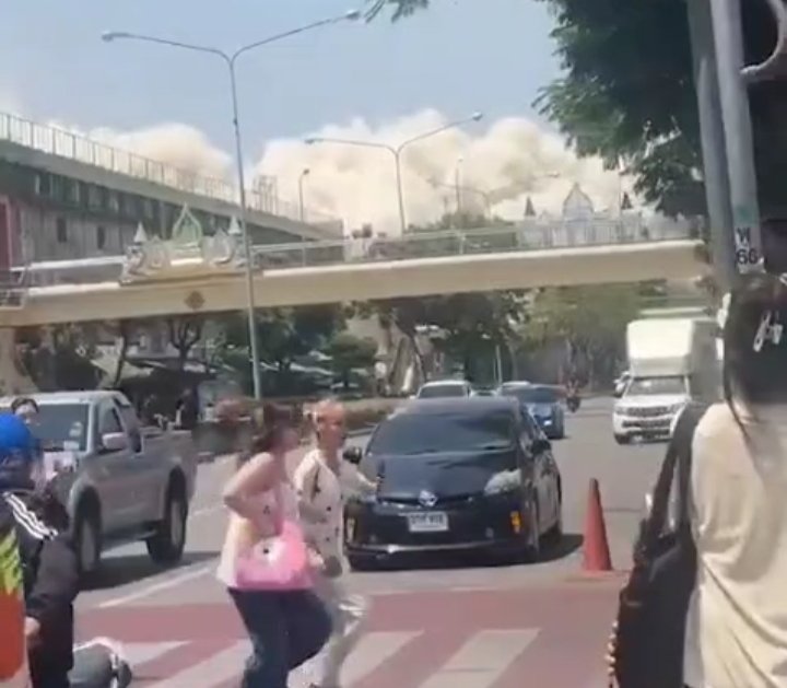 Heavy devastation due to severe earthquake in Myanmar and Thailand, more than 100 people died ... See VIDE