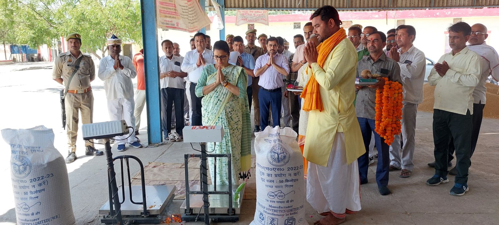 Farmers will be able to sell wheat at 181 centers in Bahraich, DM Monica Rani launched ... Watch VIDE