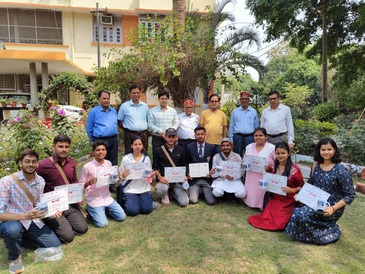 Vice Chancellor honored the youth who returned from the assembly, assigned certificates