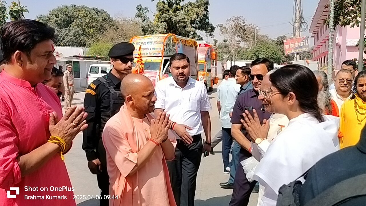 Chief Minister Yogi Adityanath's visit to Gorakhpur: The day passed with the resolve of service, education, condolences and social reform