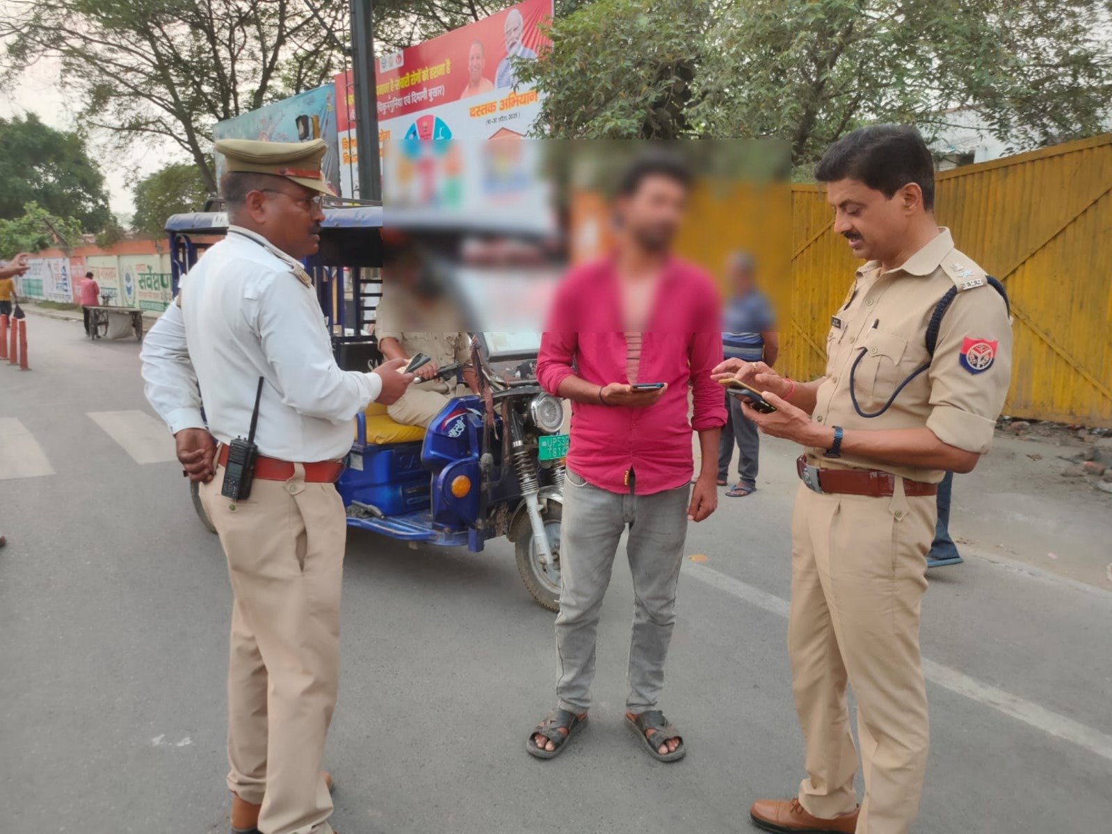 Traffic police strictness: An invoice of 1097 vehicles without permit, unlicensed and no parking and breaks rules