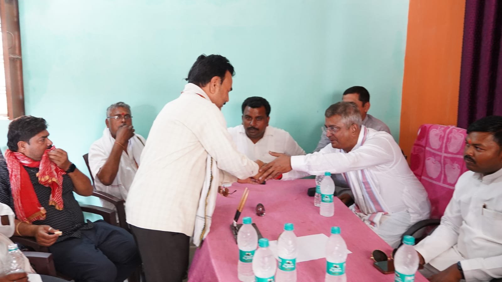 BJP's chaupal, Neeraj Tripathi counted the achievements of Yogi government in Bashara of Korav Assembl