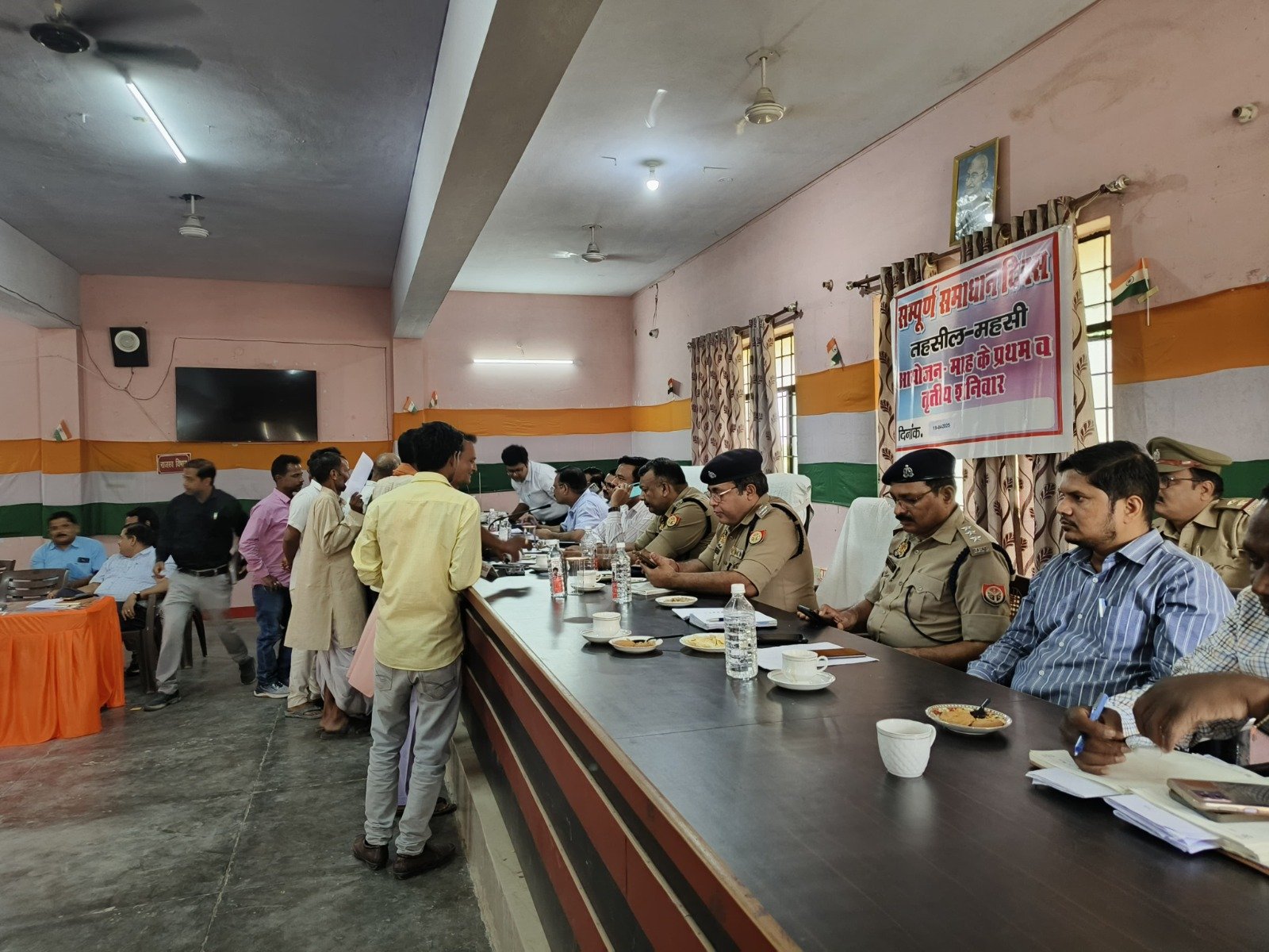 Bahraich: Complete resolution day in all the tehsils of the district, 25 out of 163 complaints were disposed of on the spot