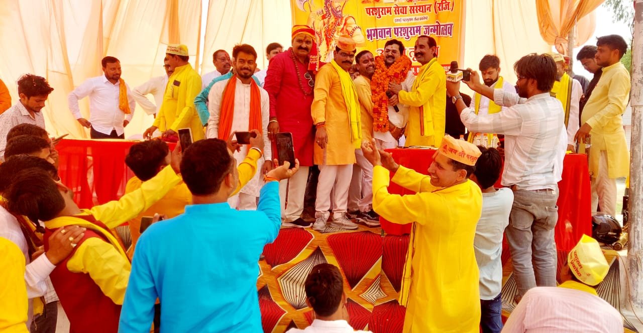 Bahraich became the center of religion and rituals under the leadership of the Parashuram army, the society came forward for the construction of the temple and Vipra Jagran: Pt. Rajkumar Bajpai