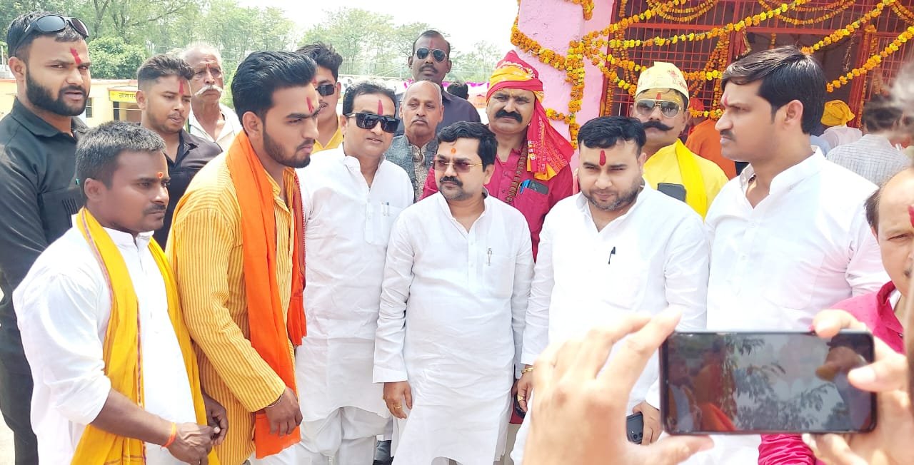 Bahraich became the center of religion and rituals under the leadership of the Parashuram army, the society came forward for the construction of the temple and Vipra Jagran: Pt. Rajkumar Bajpai