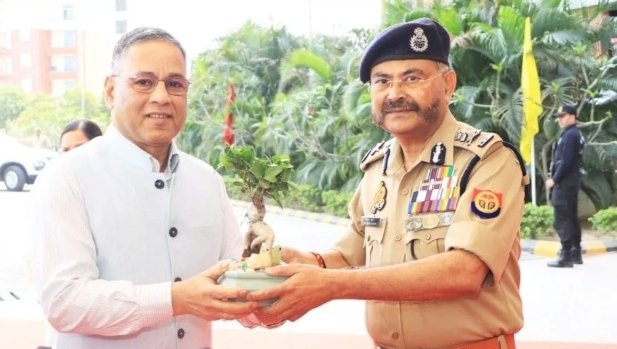 Director of Intelligence Bureau held an important meeting at DGP headquarters, churning for security on UP-Nepal borde