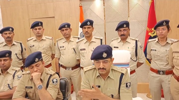 Government pistol stolen from industrial area police station area, cartridge scandal revealed, 05 arreste