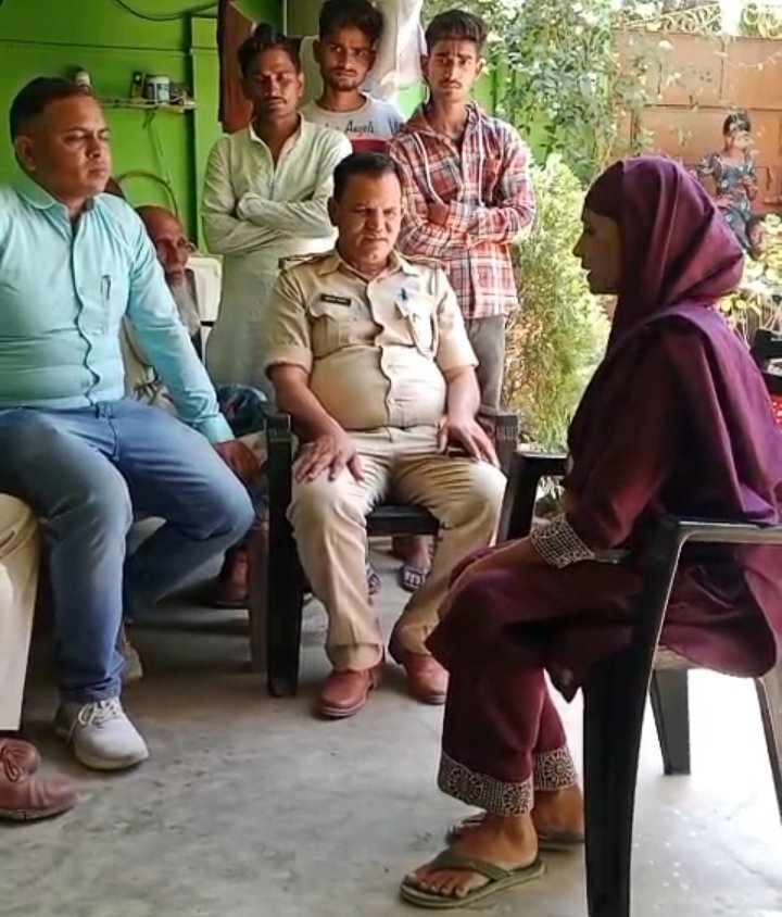 Bihar police jawan created a ruckus due to second marriage, first wife reached home and created a ruckus ... Watch VIDE