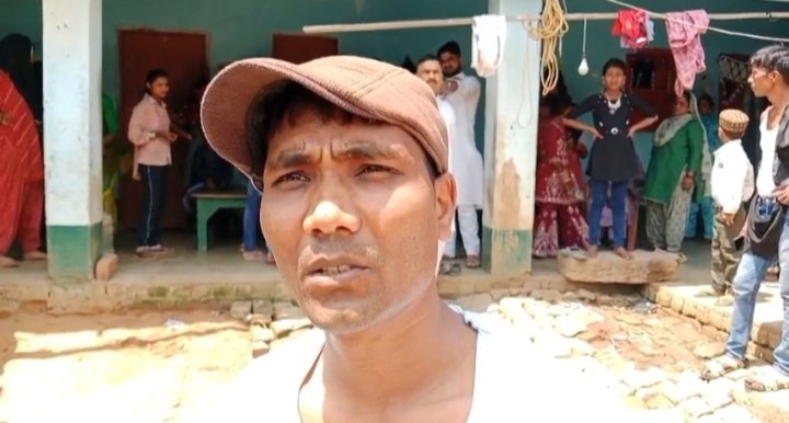 Bihar police jawan created a ruckus due to second marriage, first wife reached home and created a ruckus ... Watch VIDE