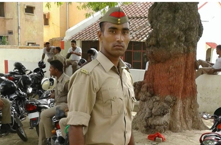 Mysterious death of police soldier in Muzaffarnagar: Dead body found on railway track, government carbine also recovered nearb