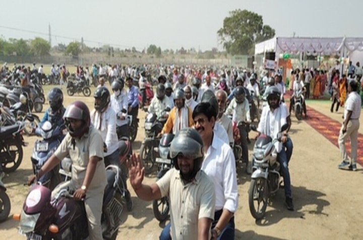 BJP's youth power demonstration in Prayagraj, a huge bike rally under the leadership of Neeraj Tripathi and Pappu Pandey
