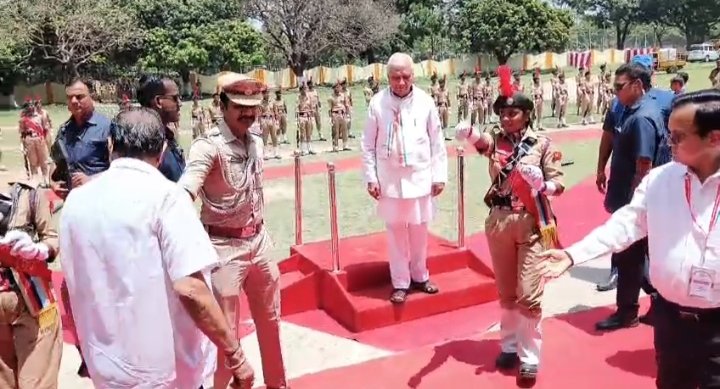 Governor Arif Mohammad Khan honored 182 meritorious gold medals in Bhagalpur, 5117 students got degrees, breach in security