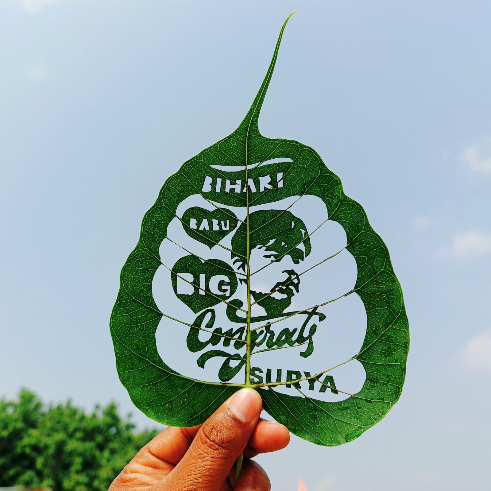Sand artist Madhurendra of Bihar congratulated cricketer Vaibhav Suryavanshi in a unique way, a picture made on the peepal leaf ... see video