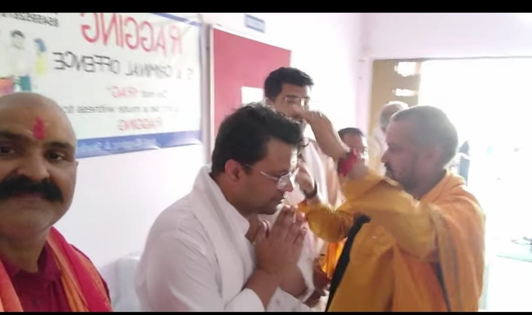 The presence of hundreds of devotees including grand musical Sundarkand and Havan Yajna, former minister Yasar Shah on Jyeshtha Mangal