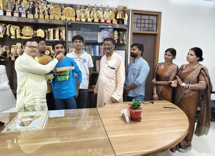 100% exam results of Pandit Deendayal Upadhyay Saraswati Vidya Mandir, students created success