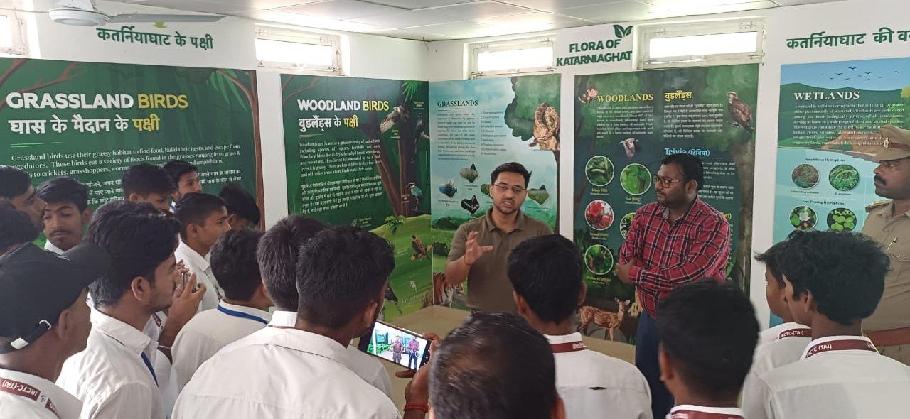 Bahraich students visited Eco Tourism of Dudhwa and Katarniaghat by Vistadom train