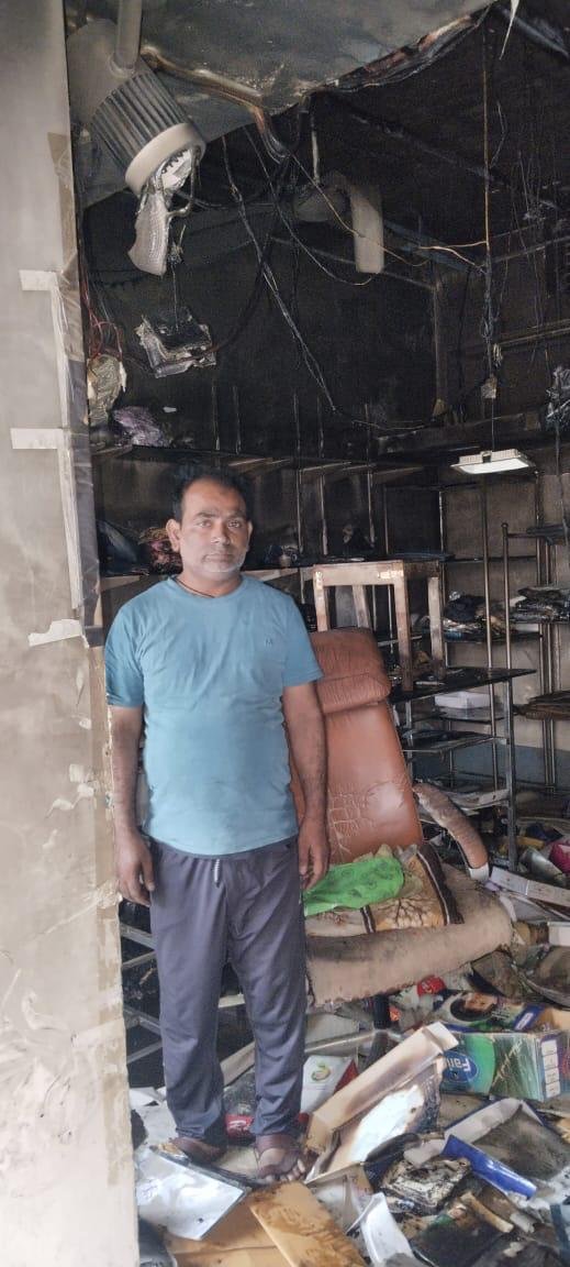 Bahraich: Fire havoc in New India fashion market in Kot Bazaar of Payagpur, loss of millions ... See Video