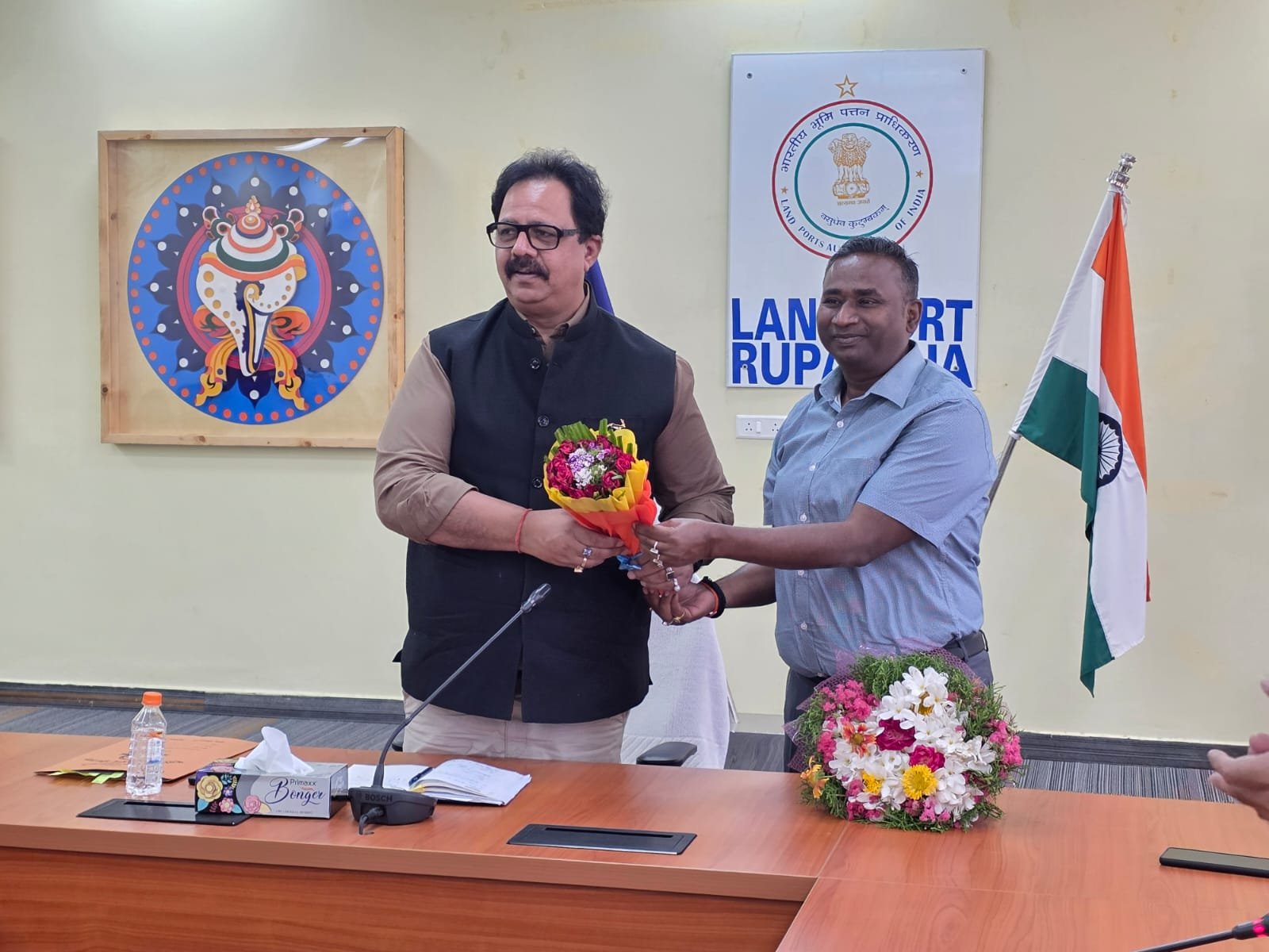 Principal Chief Forest Guard Sunil Chaudhary visits Bahraich: Special emphasis on forest safety and coordination of border areas