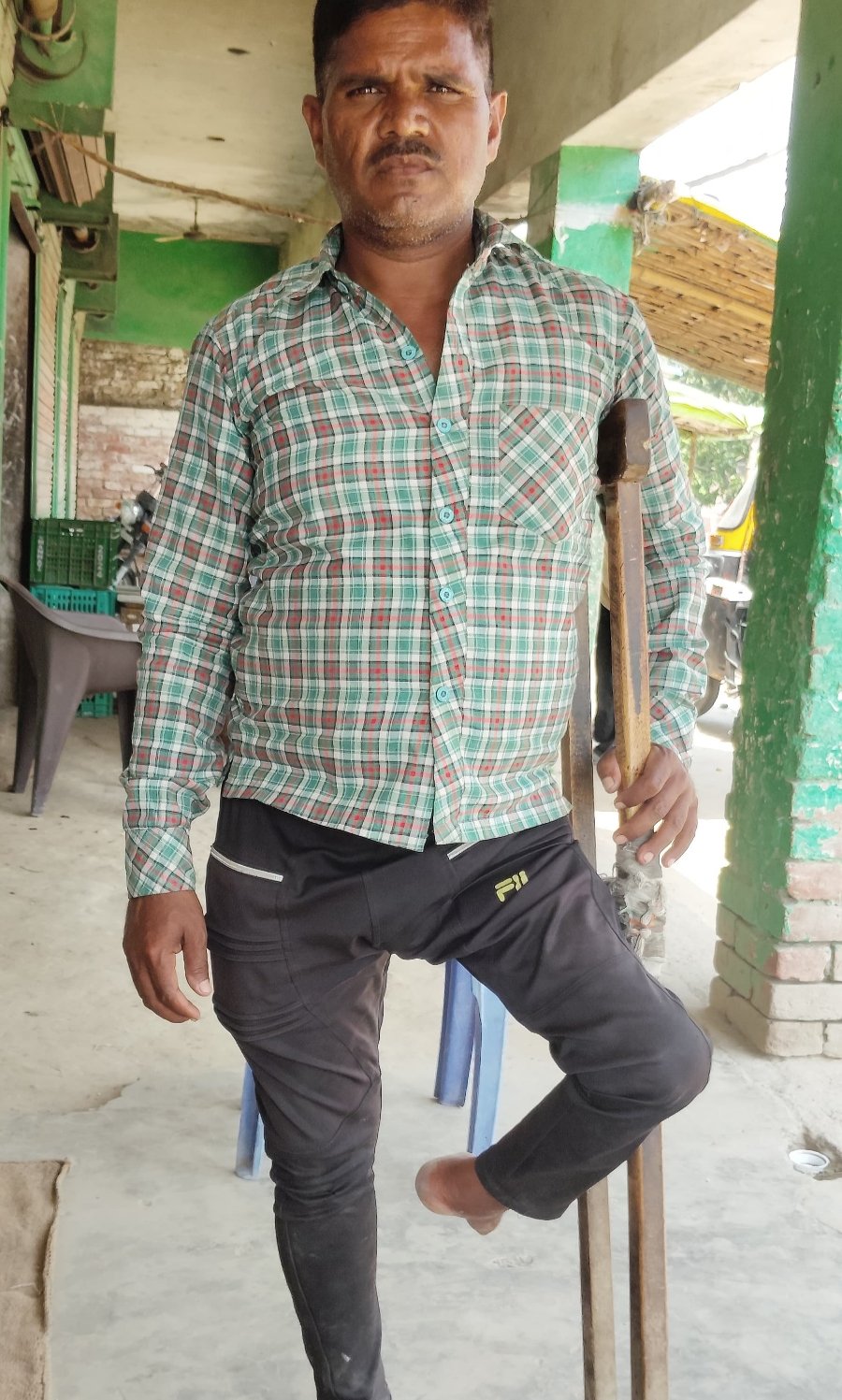 Divyang Naushad of Fakharpur did not get the benefit of the scheme, waiting for TRAI bicycle for year