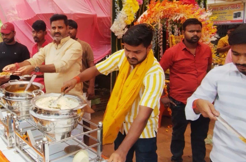 Sunderkand recitation and Bhandara, submerged in Hanumat Bhakti in Payagpur on the second Tuesday of Jyeshtha month