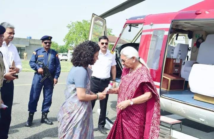 Governor Anandiben Patel, DM and SP reached Lakhimpur Kheri