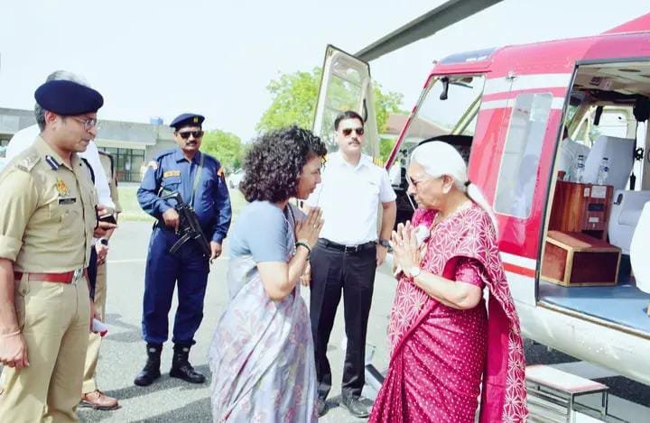 Governor Anandiben Patel, DM and SP reached Lakhimpur Kheri