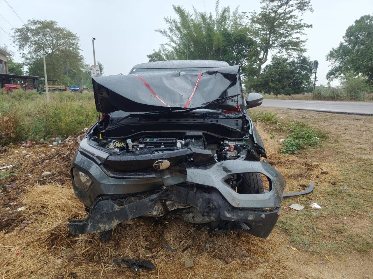 Youth dies in a bike-car collision on Bahraich-Gonda road, another injured