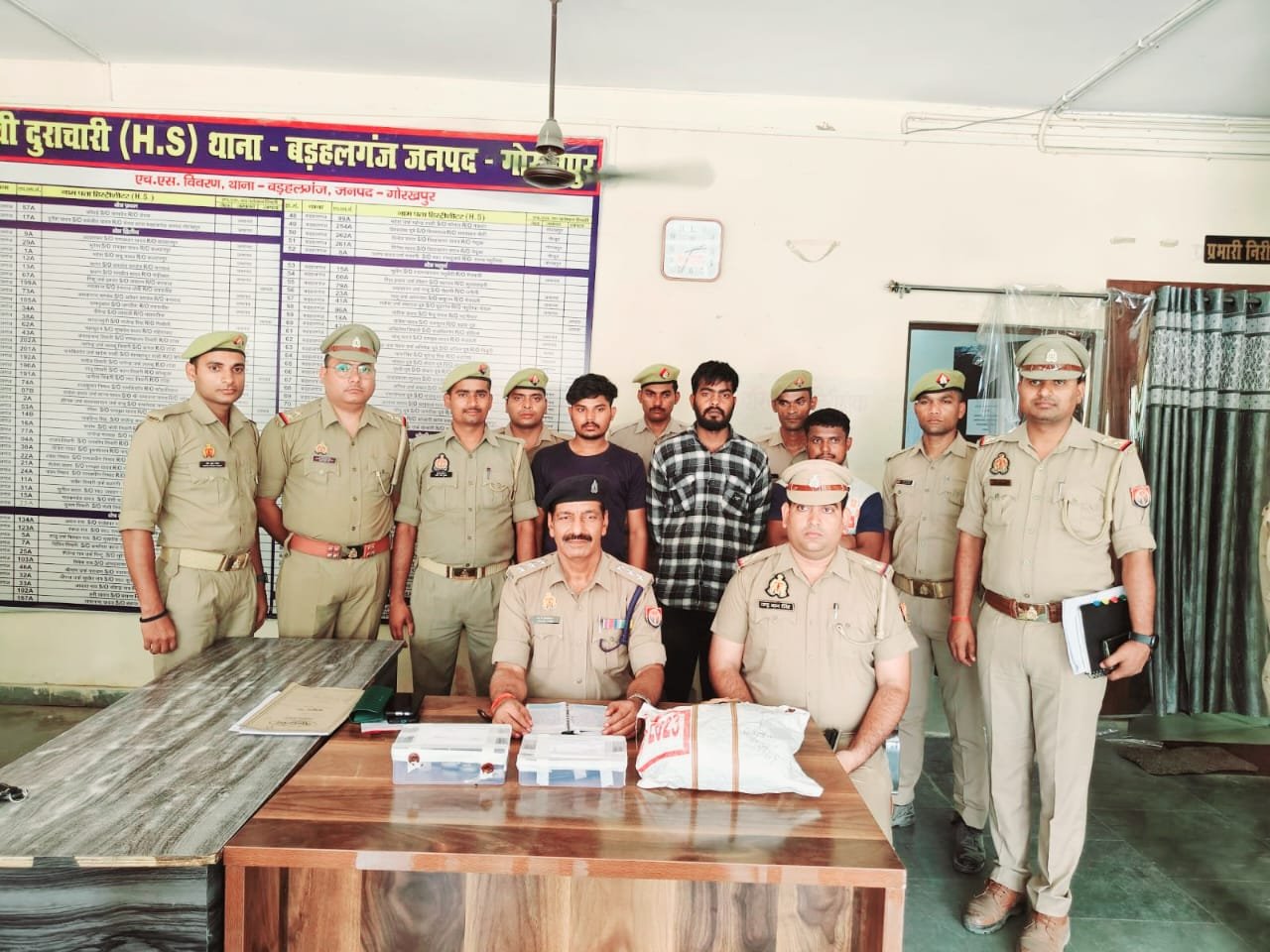 Barhalganj police arrested big success, three robbers arrested, robbed motorcycles, mobile and illegal guns recovere