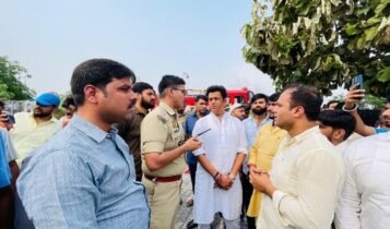 🔥 Fierce fire in JSR Garden of Gorakhpur: Five shops burnt to ashes, loss of millions ... see Video