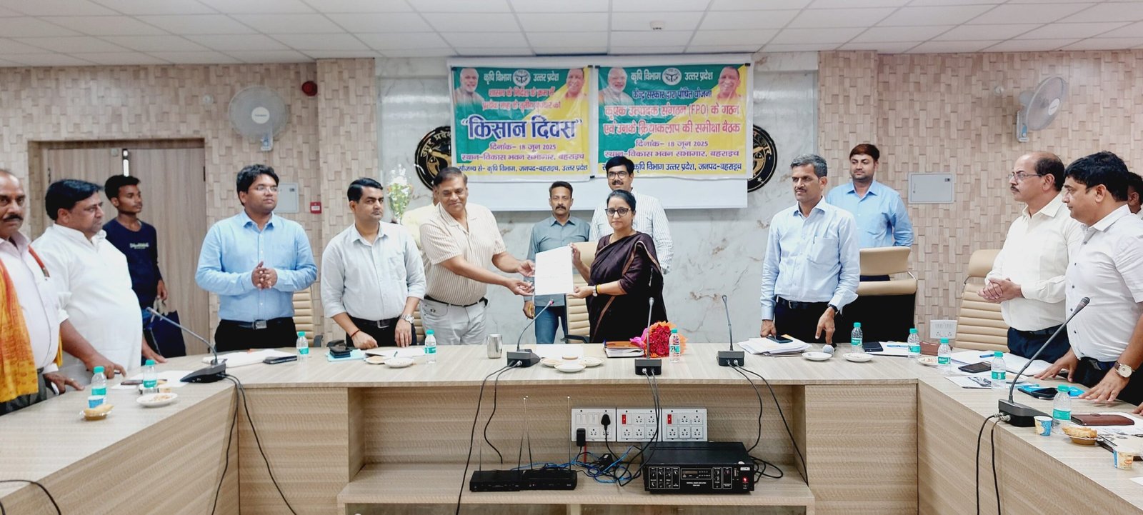 Adopt poison -free natural farming: District Magistrate Monica Rani's call to farmers ... Watch VIDE