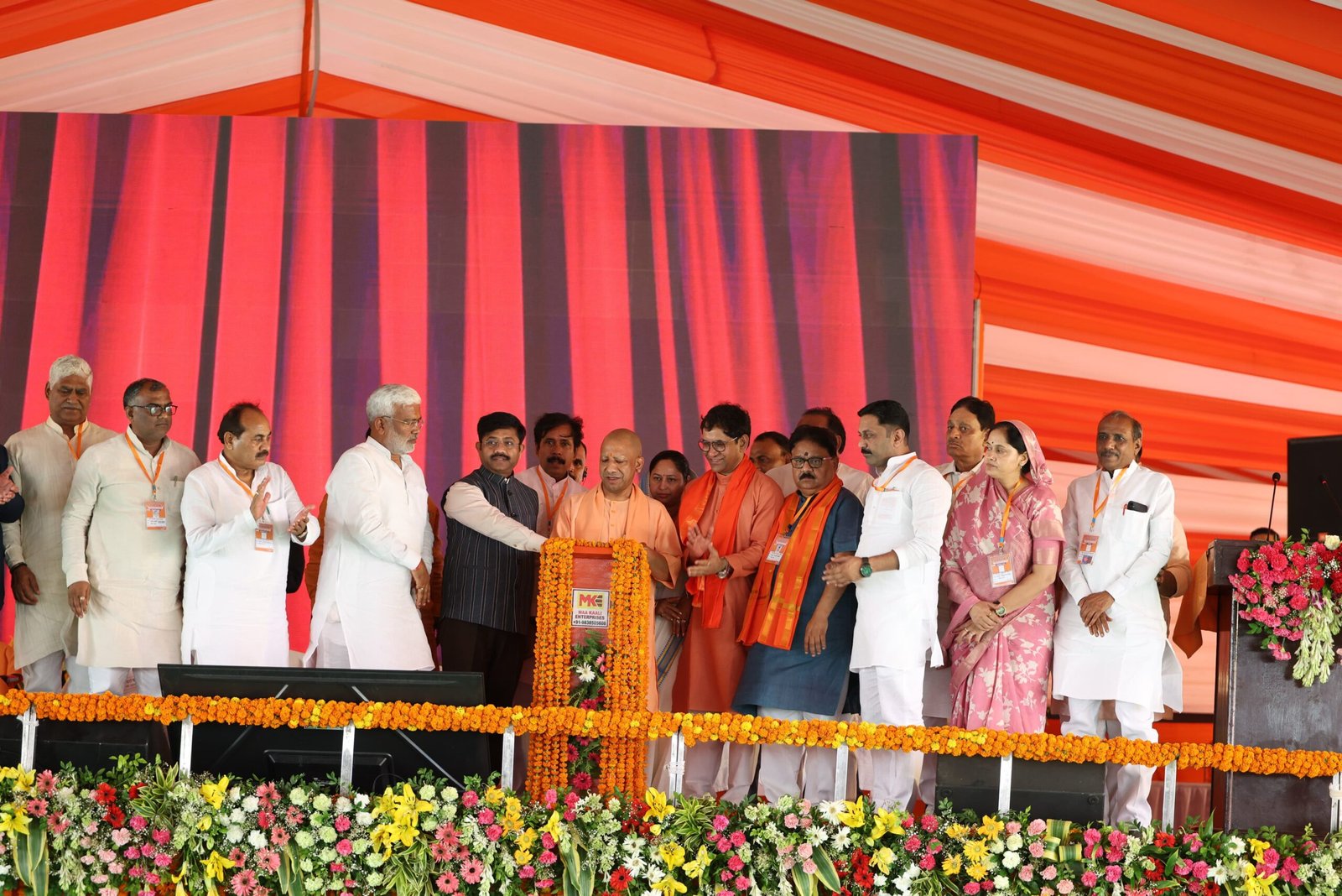 CM Yogi inaugurates Gorakhpur Link Expressway, Purvanchal gets a new way for development