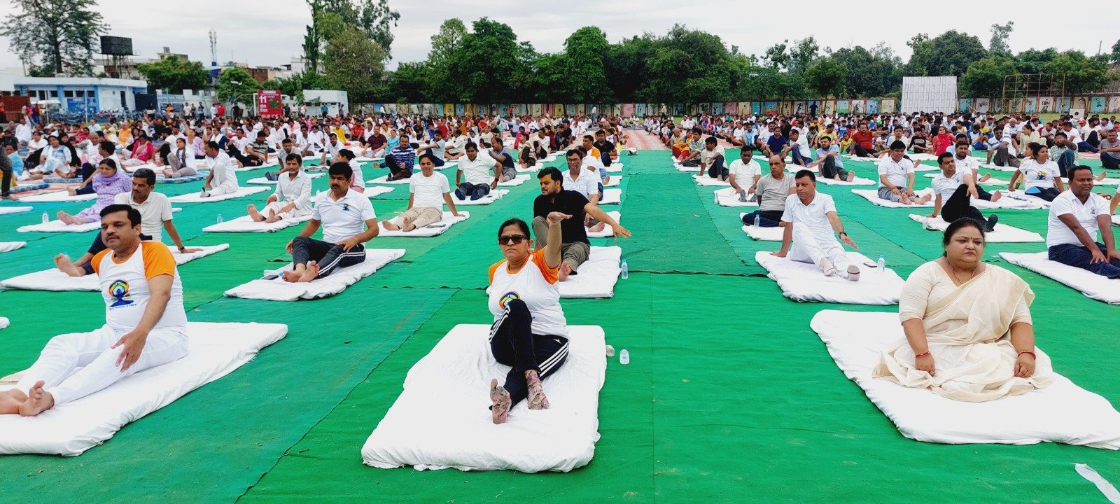 The message of "Ek Earth, One Health", a grand event in the stadium, echoed on Yoga Day in Bahraich