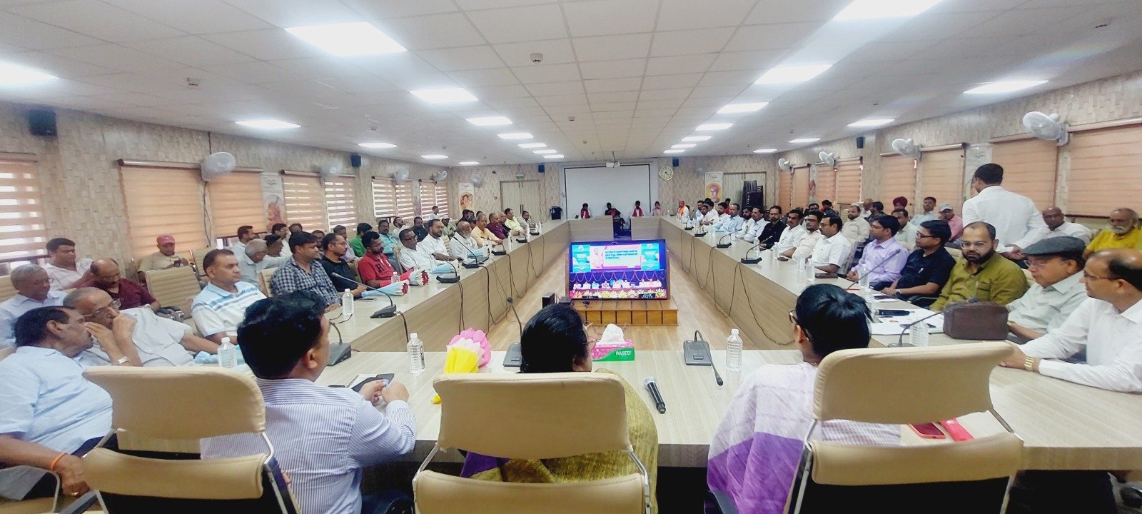 Top taxpayer traders honored on merchant welfare day in Bahraich