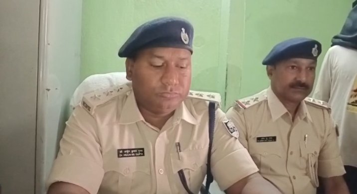 Bringing liquor hiding in paddy sacks: 396 bottles of foreign liquor recovered from tractor in Bhagalpu