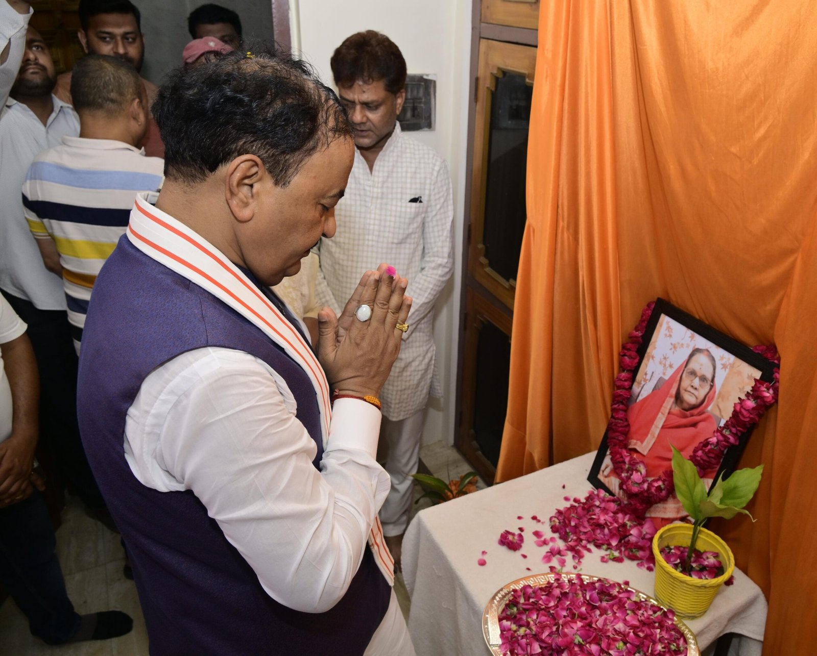 Deputy CM Keshav Prasad Maurya, who reached the house of former minister Anupama Jaiswal, expressed condolences on family mourning