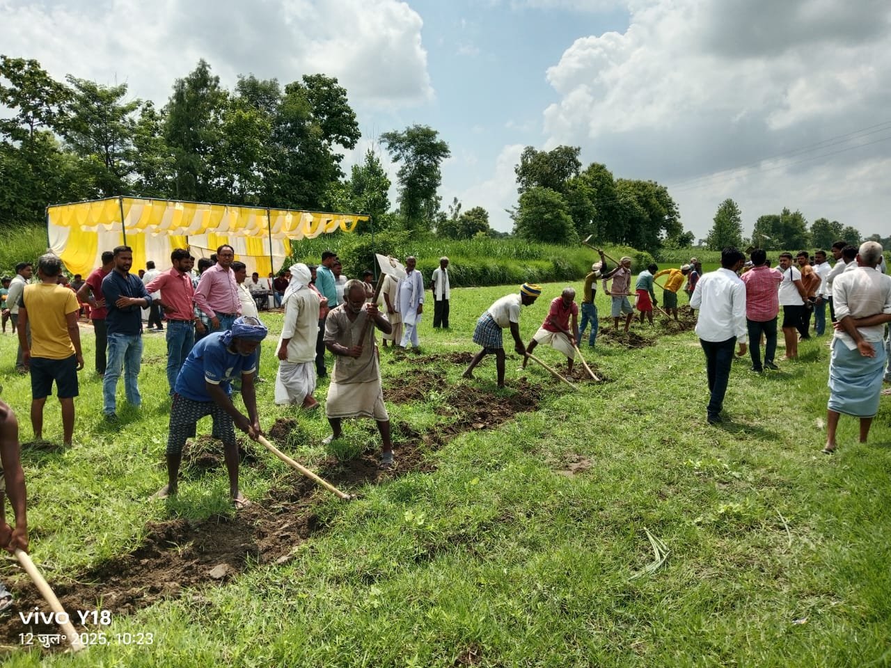 Bahraich: Revival of historical crooked river inaugurated, officers and villagers made shramdaan