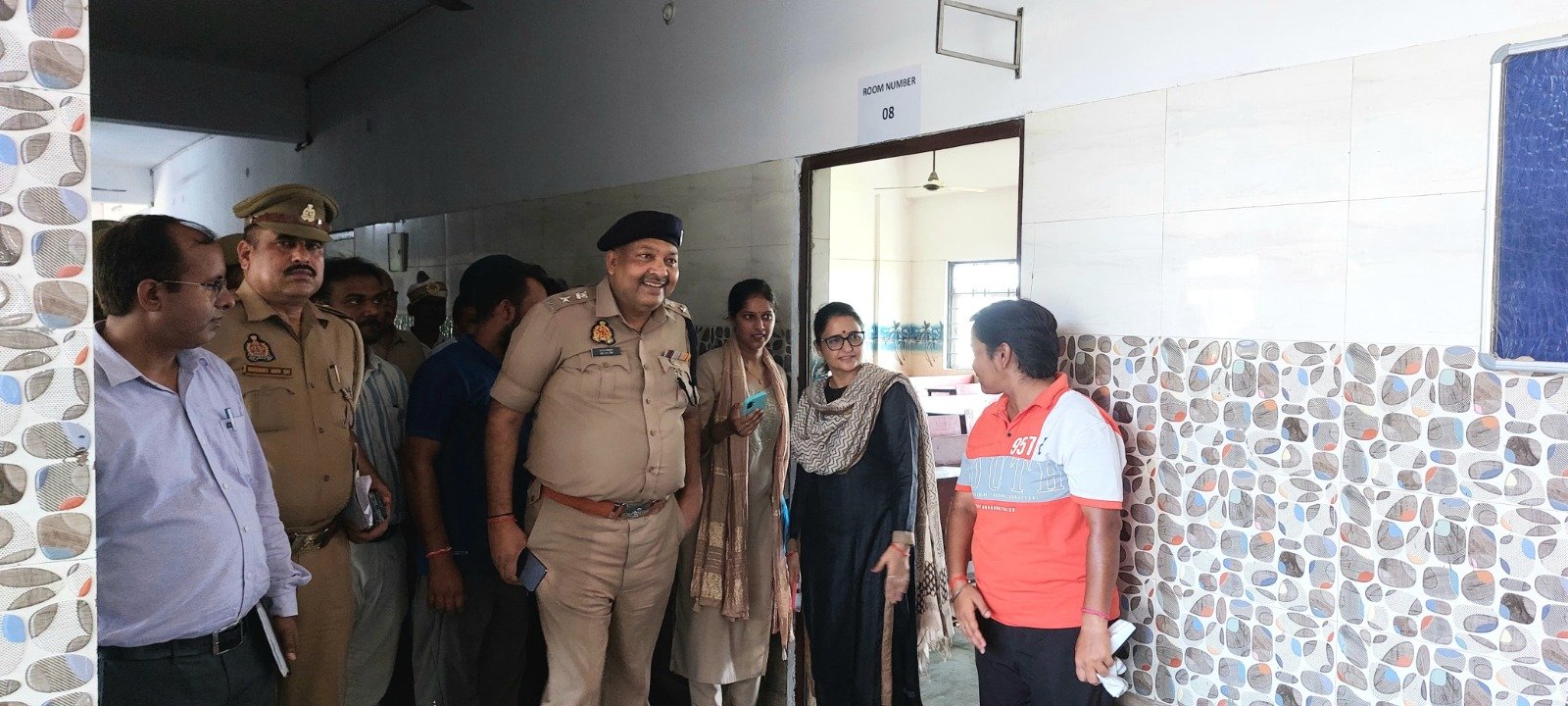 DM and SP inspected Bahraich examination centers for RO/ARO exam