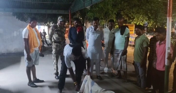 Controversy over arrears money during smack intake in Navagachiya, killing a young man, dies on the spo