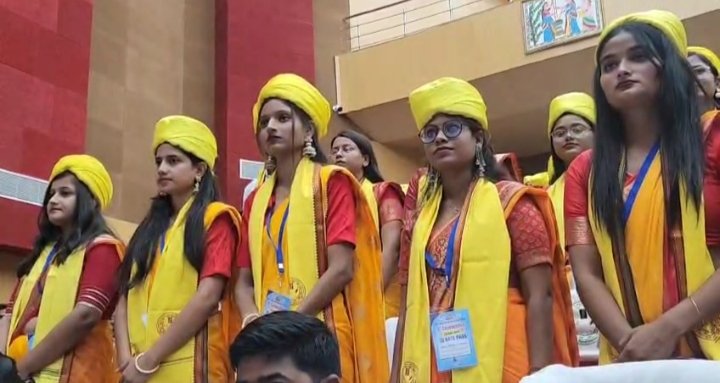 At the 8th convocation of Bihar Agricultural University Sabour, the Governor gave the students beneficial for the farmers, agricultural research and India-Britain agreement