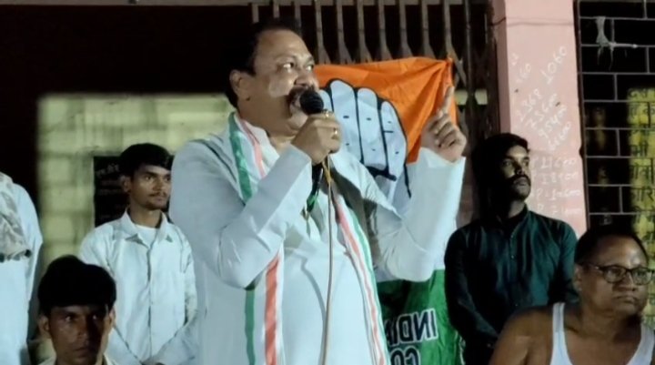 Congress's 'Chalo Ward Chalo Panchayat' program in Raipura, Bhagalpur, huge crowds of women gathered