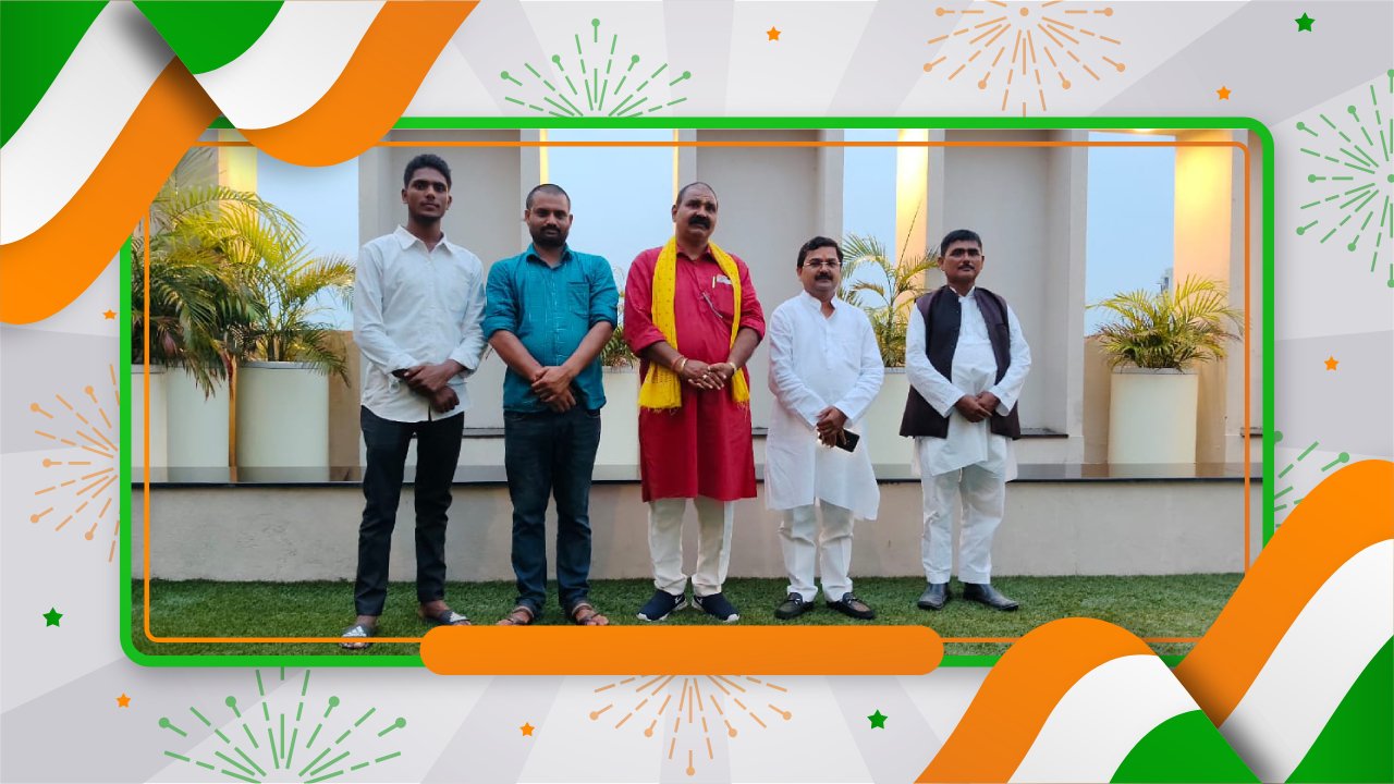 swatantrata-divas-krishna-janmotsav-greetings-pandit-rajkumar-bajpai-pandit-pundrik-pandey-anil-bajpai